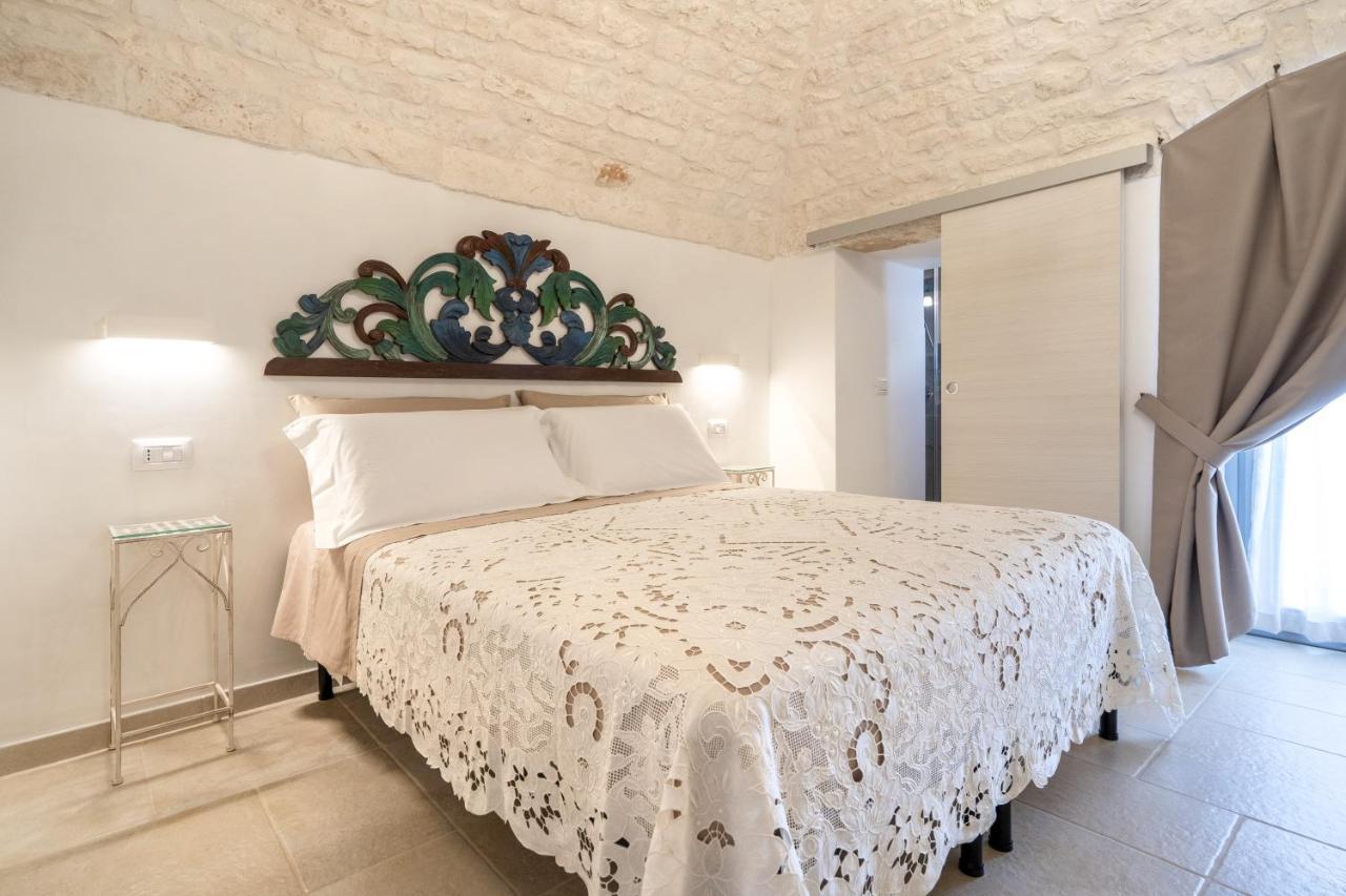Suite La Scala Del Borgo Cisternino Exterior foto